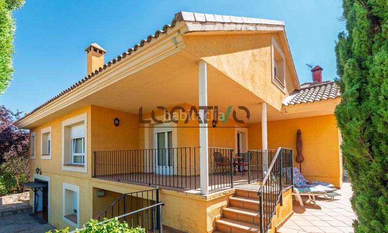 Foto 3463e5fd-68d0-4da6-9ff3-f2612683457f. Casa amb calefacció piscina a Robledo de Chavela