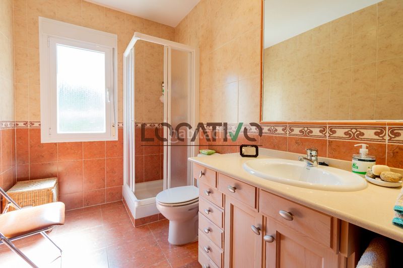 Foto 366745aa-3d8e-48d9-9387-f3d1dfec0725. Casa amb calefacció piscina a Robledo de Chavela