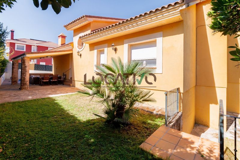 Foto c4205679-f081-4634-90b9-d52acc427191. Casa amb calefacció piscina a Robledo de Chavela