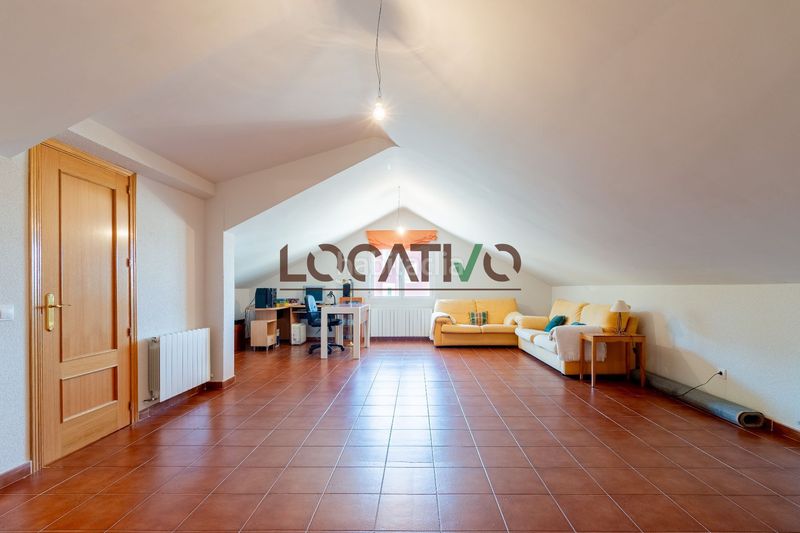 Foto e19ee661-a9c2-4a3f-a91f-1fe4430b1d8c. Casa amb calefacció piscina a Robledo de Chavela