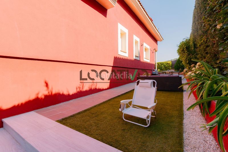 Foto 84d1a2dc-e91f-4458-b279-4e09f60818b8. Casa amb calefacció piscina a Robledo de Chavela