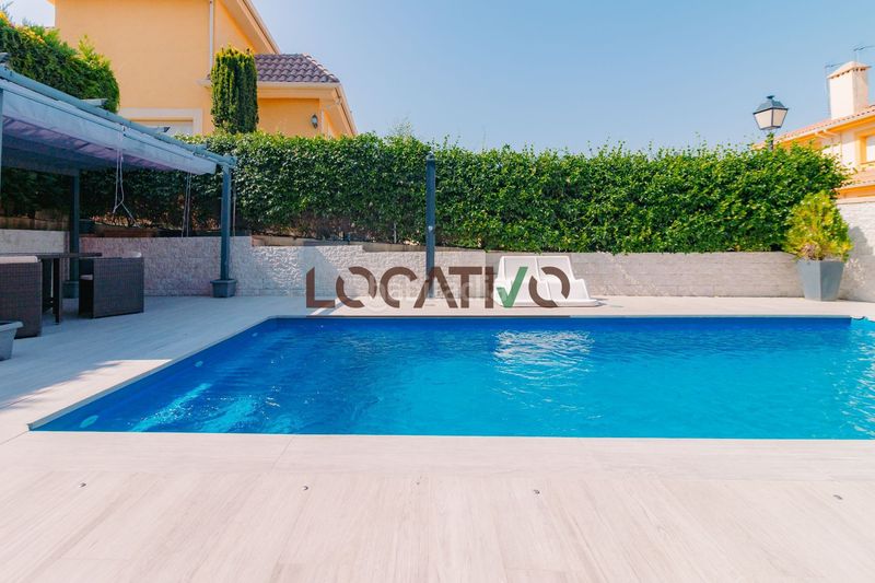 Foto 9a9f53cb-fc6f-4b0f-9087-1352e82bcb15. Casa amb calefacció piscina a Robledo de Chavela