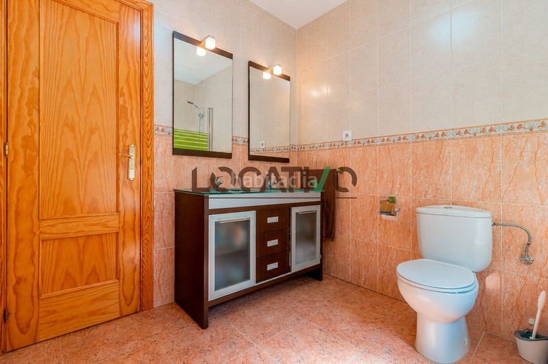 Foto b6db0c50-c4d0-4a54-b8e0-79acb7d61a0d. Casa amb calefacció piscina a Robledo de Chavela