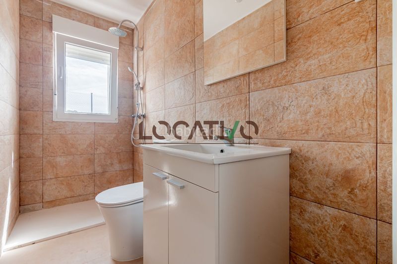 Foto a4dbdb04-67a8-4528-9a93-3fe90a7e60a8. Casa amb calefacció aparcament a Robledo de Chavela