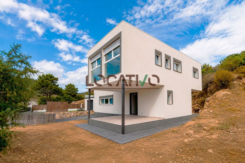 Foto a70f3120-92e8-47bb-943c-1a59b9e592a7. Casa amb calefacció aparcament a Robledo de Chavela