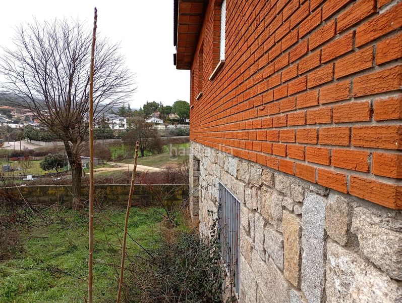 Foto f956b424-4ce6-4399-a93f-5d5c2e88e0cb. Casa a Robledo de Chavela