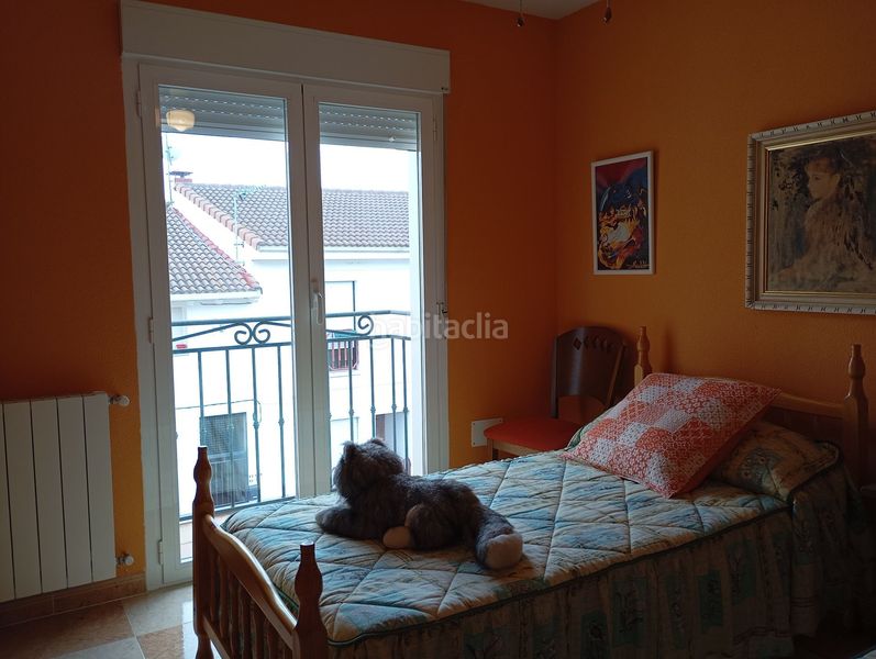 Foto fb57eb97-f388-4a1f-9c89-e2d351346b2d. Casa amb calefacció a Valdemaqueda