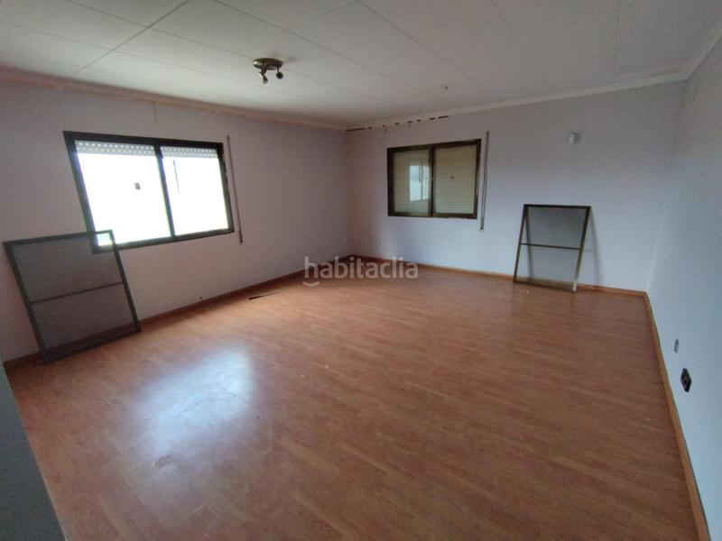 Foto 4ec9b789-5df5-4622-b486-fdd97dc7c515. Chalet  individual en laldea oportunidad única por 129.000 en Aldea (L´)