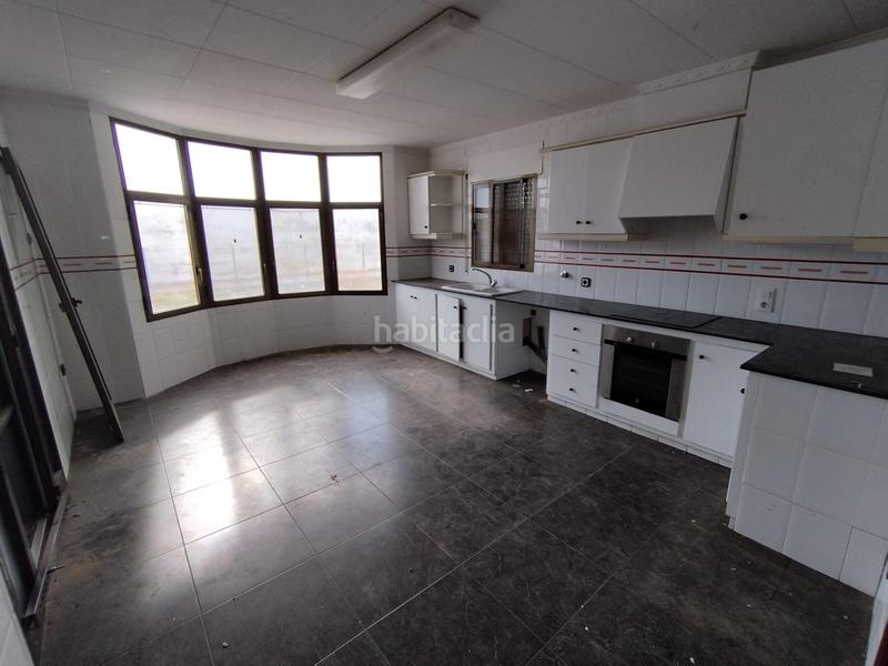 Foto 9e7b8295-f3d0-4813-b8f5-8eb842d95e47. Chalet  individual en laldea oportunidad única por 129.000 en Aldea (L´)