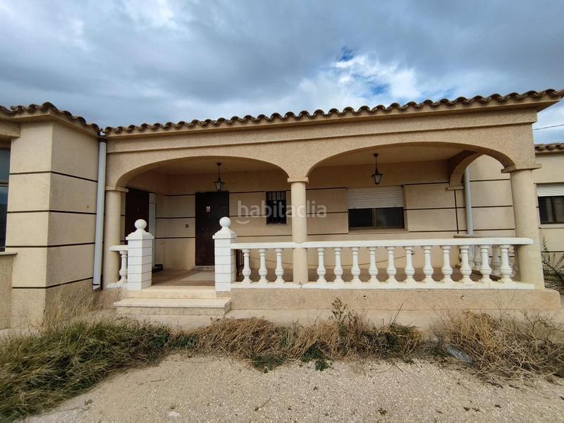 Foto aeae8e07-a07e-4bc7-98f8-44e257fbd34f. Chalet  individual en laldea oportunidad única por 129.000 en Aldea (L´)