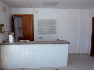 Business premise  Calle ciutat de reus. Local comercial esquinero en el centro de salou  oportunidad úni