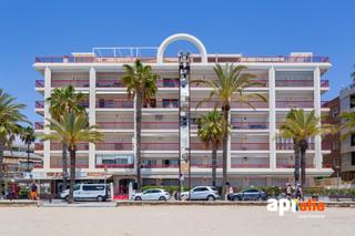 Planta baixa a Platja de Ponent. Bajos con jardin en paseo miramar primera linea.