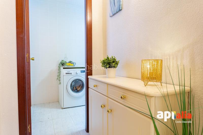 Foto 30e76a6c-27bf-4771-8805-9530ddd41e38. Planta baja bajos con jardin en paseo miramar primera linea. en Salou