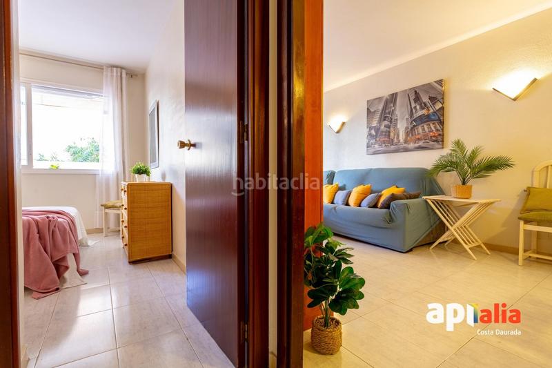 Foto 841228c2-7c8d-4ef5-82c1-2b76ffb865a7. Planta baja bajos con jardin en paseo miramar primera linea. en Salou