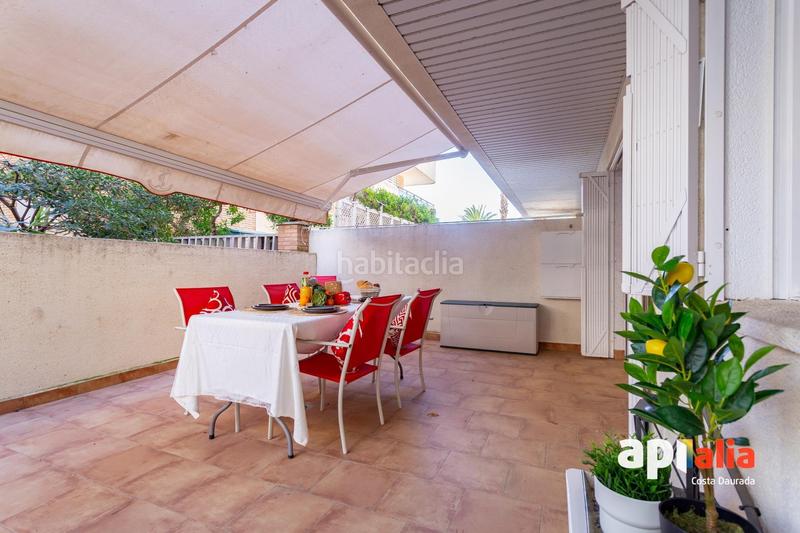 Foto 8dfae3fe-eb62-4583-92bc-60613f867778. Planta baja bajos con jardin en paseo miramar primera linea. en Salou