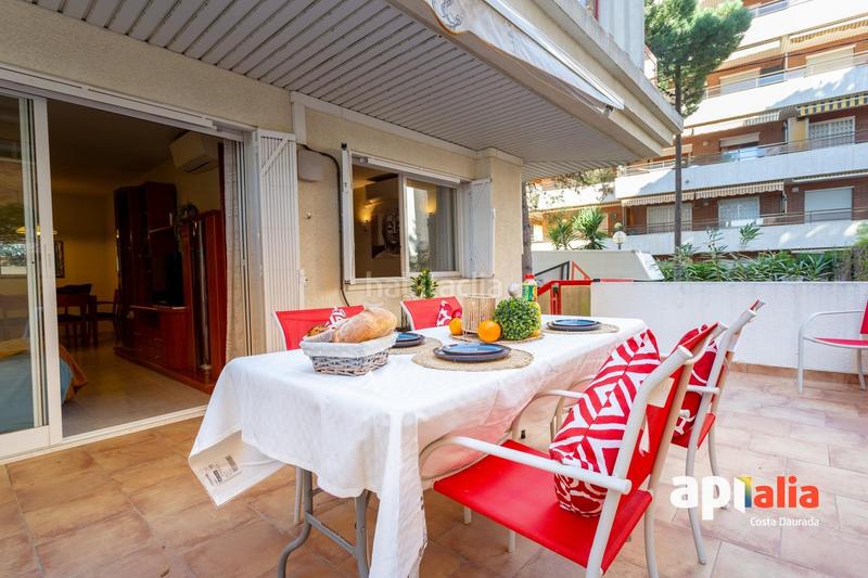 Foto a9e9bb64-1c13-4535-ae3f-6c7594878537. Planta baja bajos con jardin en paseo miramar primera linea. en Salou