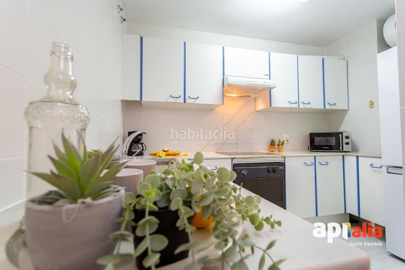 Foto ba1bfcd9-e7ae-48a1-976e-8eacbb9d673f. Planta baja bajos con jardin en paseo miramar primera linea. en Salou