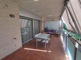 Pis a Barenys. Piso amplio en salou centro con parking y 3 habitaciones.