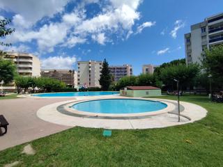 Rent Flat in Plaça Europa - Port Aventura. Piso  2 habitaciones con piscina de alquiler en salou.