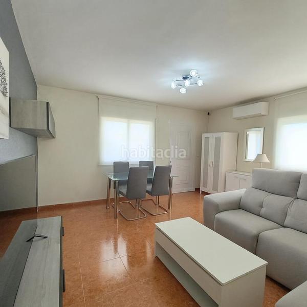 Foto ca5cfc31-ba4e-4568-9cc3-892aed3d4fcc. Casa aparellada amb aparcament piscina a Centre Miami Platja