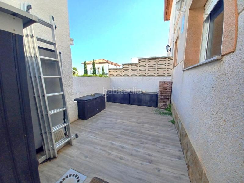 Foto d4ef9a27-5a27-4d6a-a1e9-99364a8487f3. Casa aparellada amb aparcament piscina a Centre Miami Platja