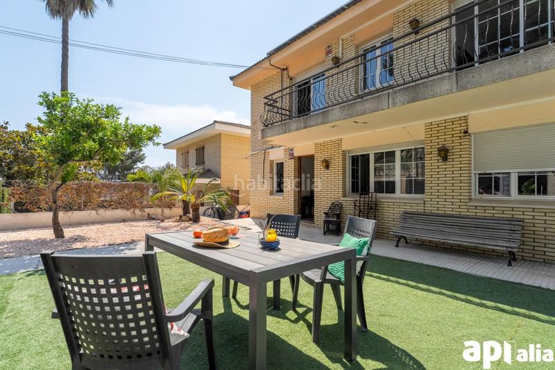 Foto f5040f85-c85f-4e53-b2d2-e6844dd3b4b2. Chalet con parcheggio in Covamar Salou