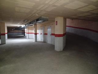 Aparcament cotxe a Vinyols i els Arcs. Plaza de parking en vinyols y el arcs