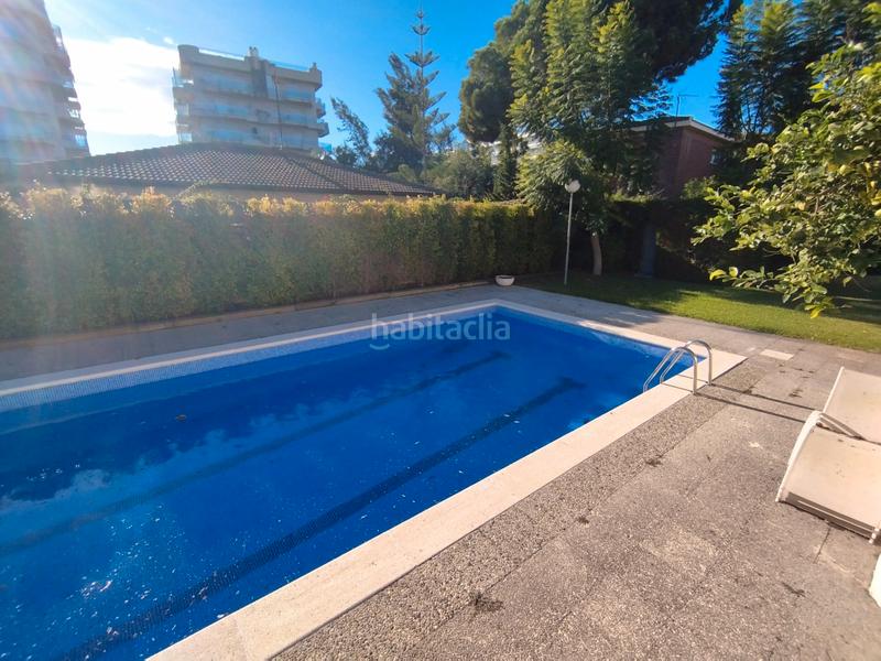 Foto 113f4d4d-b30b-4dd1-a3ed-c7a8bbb70571. Casa aparellada amb calefacció aparcament piscina a Salou