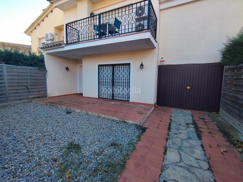 Foto 79aa9153-ab95-41ee-923e-5c4bed952415. Casa aparellada amb calefacció aparcament piscina a Salou