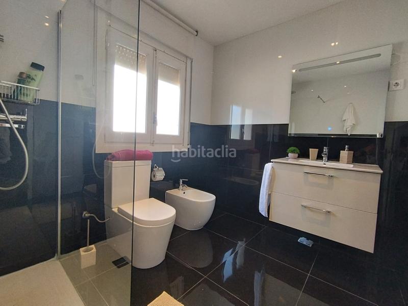 Foto 8d0cde2c-3452-4cf6-9672-0d301d7d2b38. Casa aparellada amb calefacció aparcament piscina a Salou