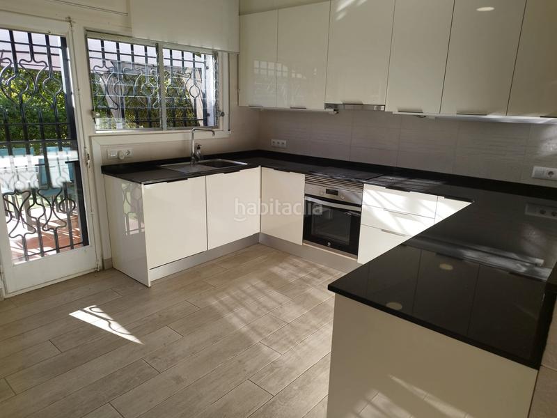 Foto b922dbcc-30f8-4b54-8bcc-be359b37825c. Casa aparellada amb calefacció aparcament piscina a Salou