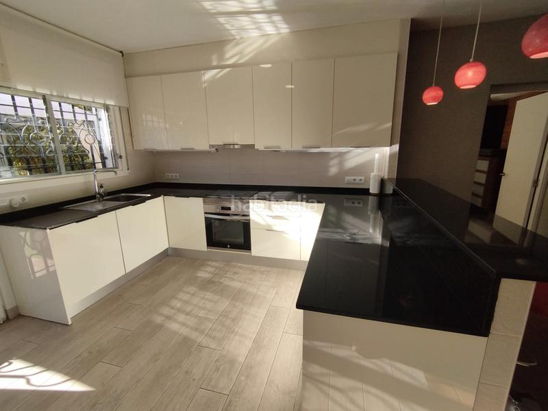 Foto c7b1a3e0-b31b-4ba8-afcf-2e3c50eb20ea. Casa aparellada amb calefacció aparcament piscina a Salou