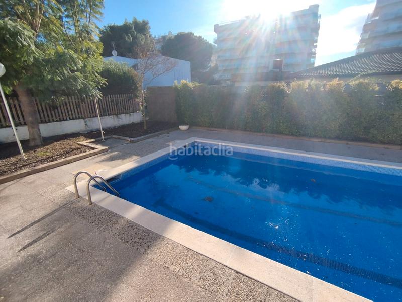 Foto df251aad-977c-435f-a023-e5646a7792d0. Casa aparellada amb calefacció aparcament piscina a Salou