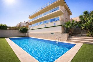 Chalet in Pla de Maset - Cap de Salou. Magnifico chalet individual en salou .