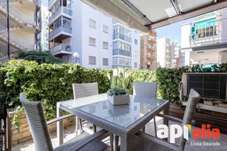 Etagenwohnung in Platja de Ponent. Piso en salou de 3 habitaciones cerca de la playa