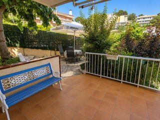 Maison jumelée  Calle pins del cintet els. Casa adosada en cap salou de 3 habitaciones