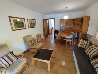 Rent Apartment  Amposta. Apartamento de 2 habitaciones dobles y terraza esquinera en alqu