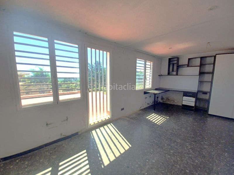 Foto ee5c9a6e-3f36-40f9-bee6-75dd399535e4. Casa amb aparcament a Botarell