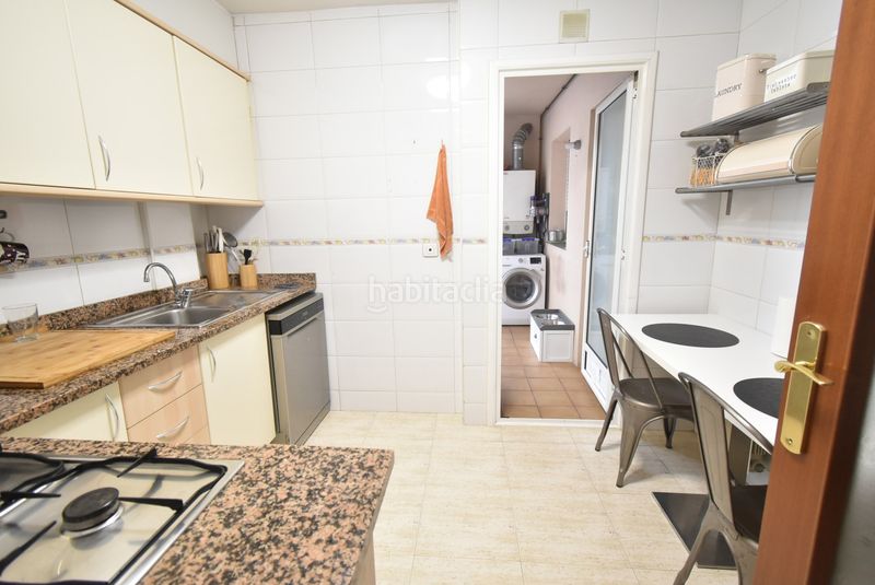 Foto d6914e8e-90af-40bd-977e-13c833f7da70. Piso en Centre Salt