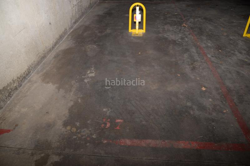 Foto f5f6ba35-7334-45b5-ac39-3b9a3432544e. Alquiler parking coche en Eixample Sud-Migdia Girona