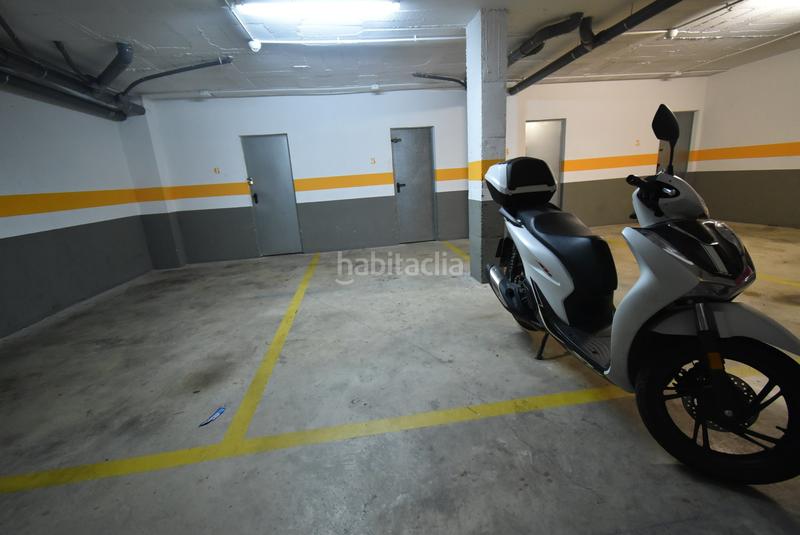 Foto fb07aba7-cbdf-4ddc-99bb-670af0aa432e. Parking voiture dans Taialà - Germans Sabat Girona