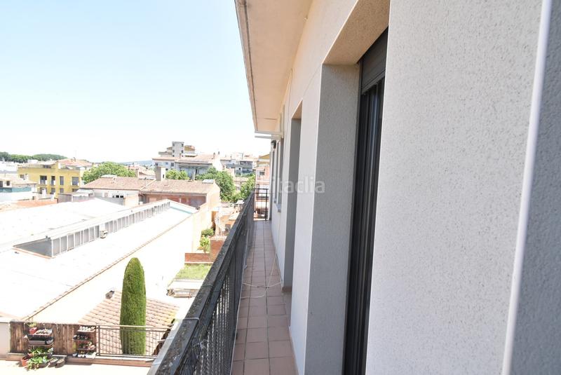 Foto d42fe90c-f8f7-4aae-9e82-cb6d9d76917d. Flat with heating parking in Barri dels Escriptors Salt