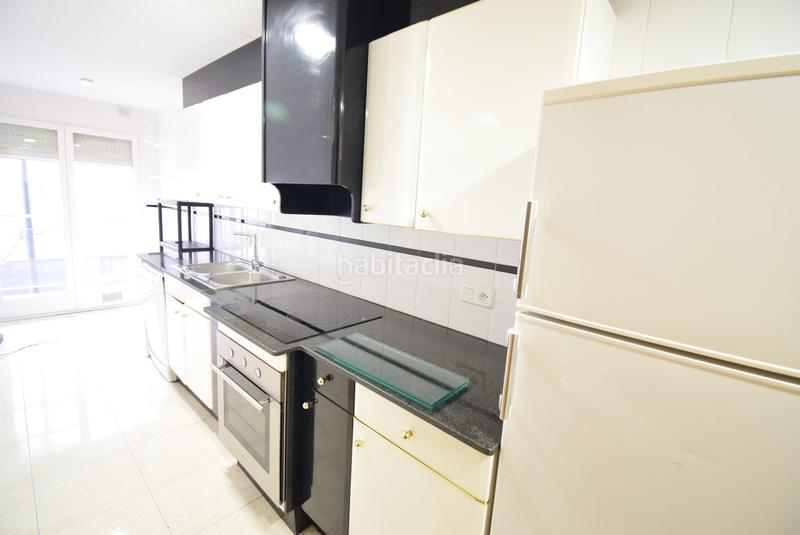 Foto 2971d40b-c364-43d3-acf0-bbe04adef5e7. Rent flat with heating in Eixample Sud-Migdia Girona