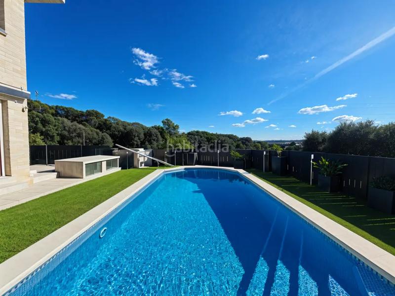 Foto cdd07f9f-3da9-4150-94b9-0de30980ec2d. Casa amb calefacció aparcament piscina a Palau Girona