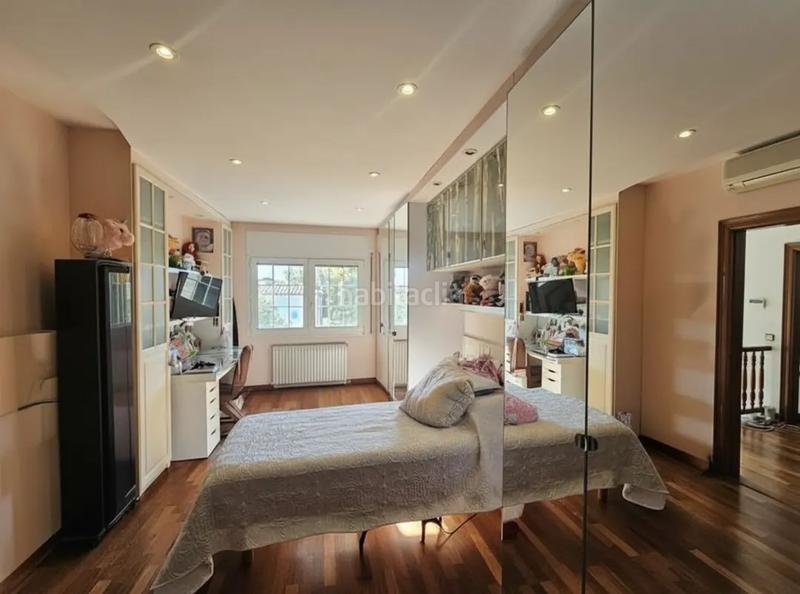 Foto b493763d-6036-4d81-bd67-13a6923c9fae. Haus mit heizung parking pool in Palau Girona