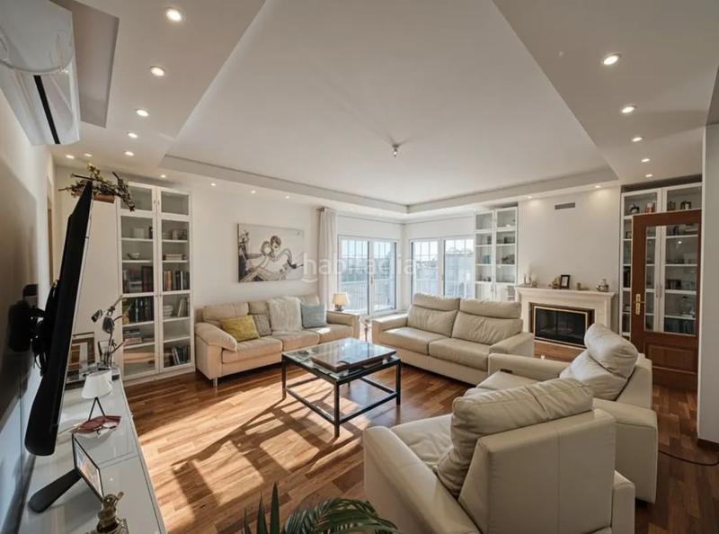 Foto bd0e1d2f-cd44-4402-9c07-5e94ab796829. House with heating parking pool in Palau Girona