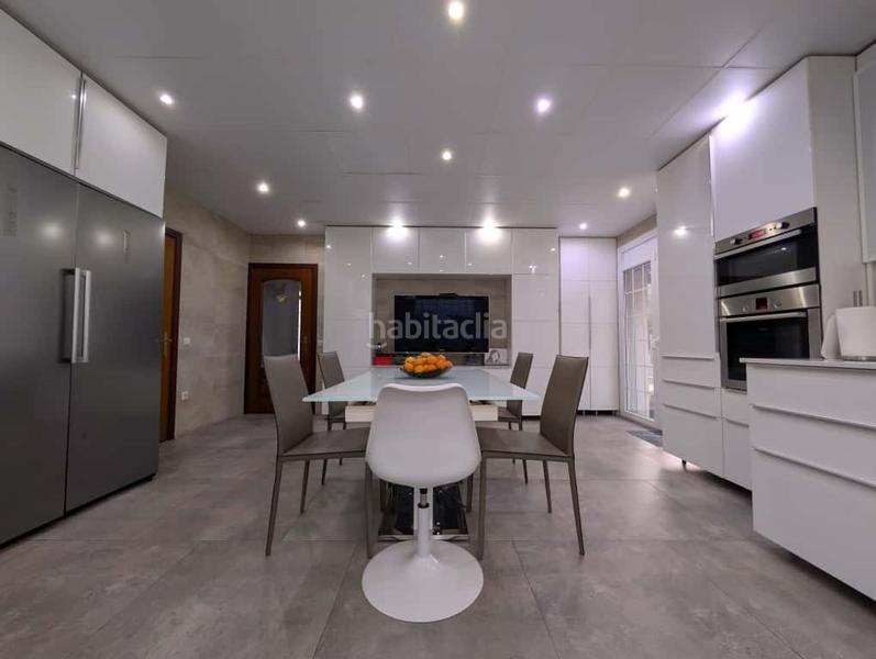 Foto 67430d48-df86-42f8-a8e9-c2cbd5890f93. Maison avec chauffage parking piscine dans Palau Girona