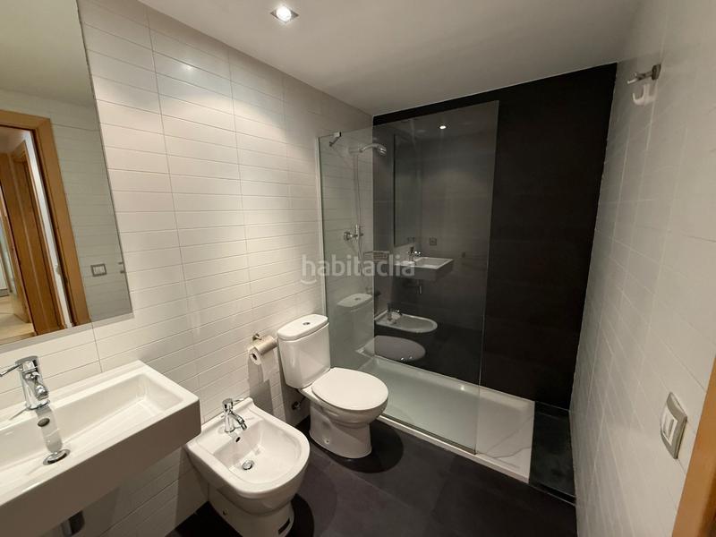 Foto 5dc9da0e-a65e-4814-82ad-a85dadaa254b. Rent flat with heating parking in La Devesa Girona