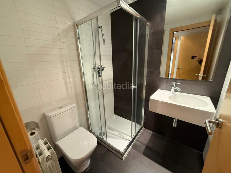 Foto b6acad35-89d2-443f-87f5-49bd89242d22. Rent flat with heating parking in La Devesa Girona