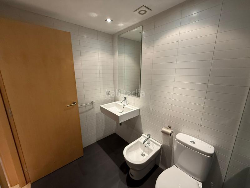 Foto f2f77cb7-4f02-4e40-9885-df225bfb8dd6. Rent flat with heating parking in La Devesa Girona